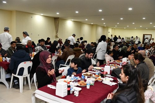 11 ayın sultanı Ramazan ayının ilk iftarı yapıldı. 