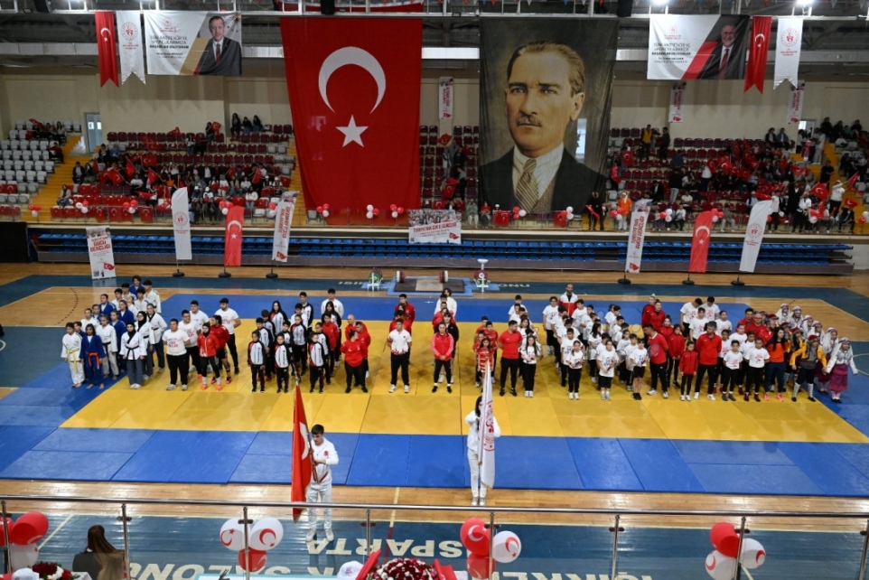 19 Mayıs Atatürk’ü Anma, Gençlik ve Spor Bayramı Coşkuyla Kutlandı
